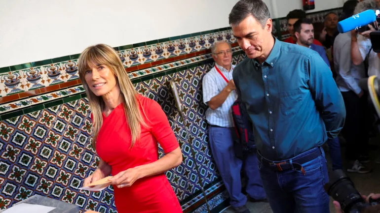 Spanish court summons PM Sanchez's wife over corruption allegations