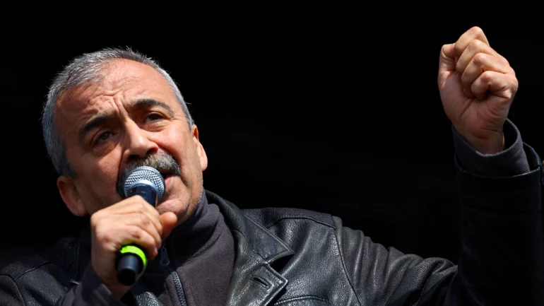 Pro-Kurdish MP and key peace negotiator Onder dies at 62