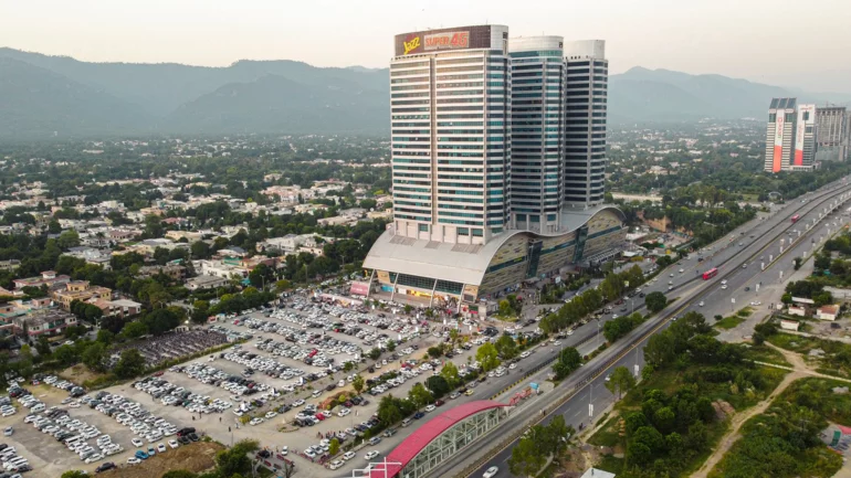 The Iran peace talks move to Islamabad