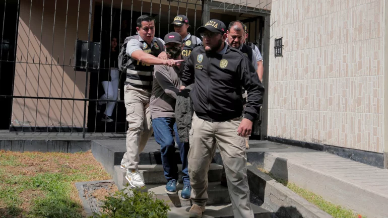 Peru authorities investigate president as brother arrested