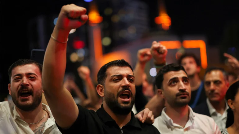 Turkey's main opposition calls for rallies after police barricade Istanbul office