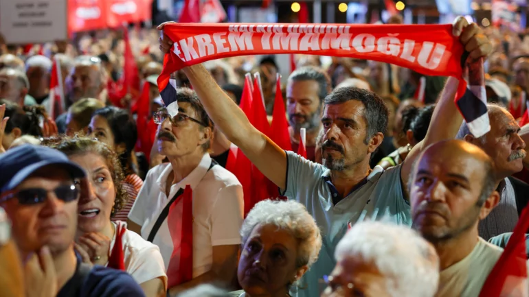 Why is Turkey's main opposition party facing a legal crackdown?