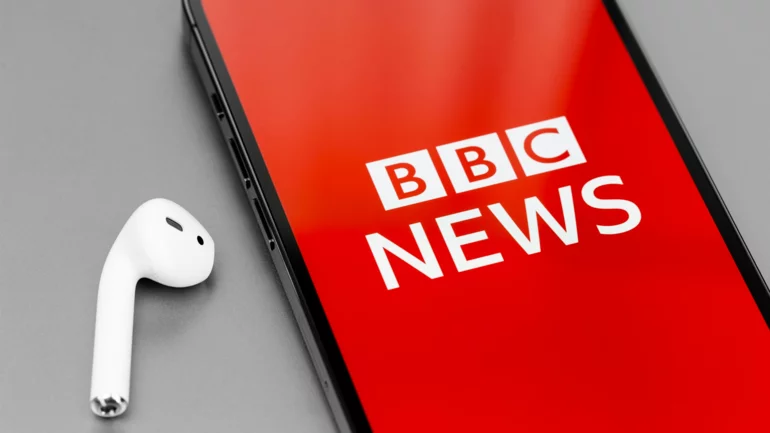 What are the key claims made in the leaked internal BBC memo?