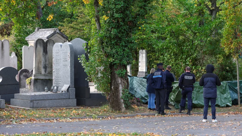 Former French justice minister Badinter's grave desecrated ahead of Pantheon ceremony