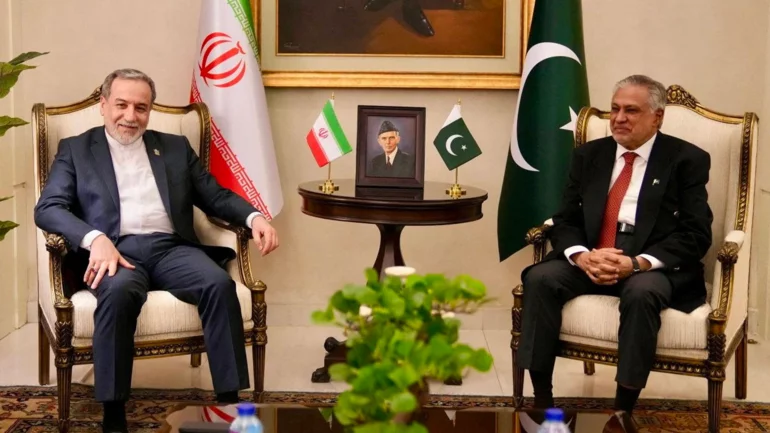 U.S. negotiators travel to Pakistan, Iran rejects direct meeting