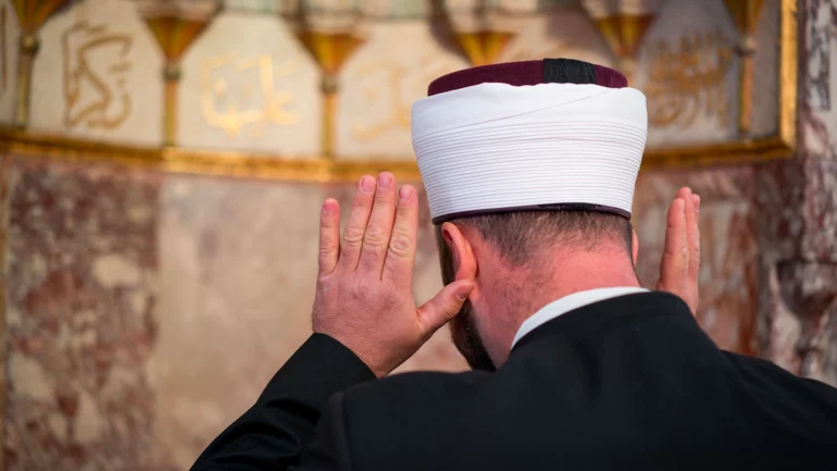 France puts an end to imported Imams