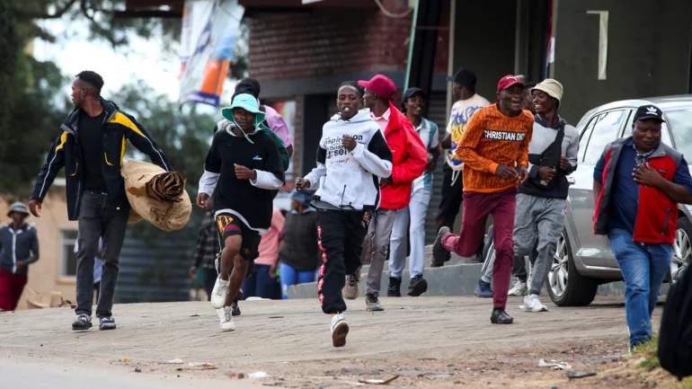 Dictatorship in Zimbabwe: Riots erupt in major cities