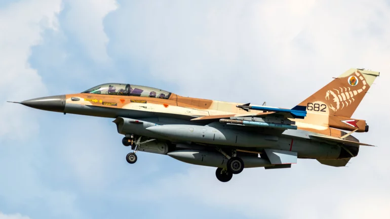 Israeli warplanes strike south of Damascus