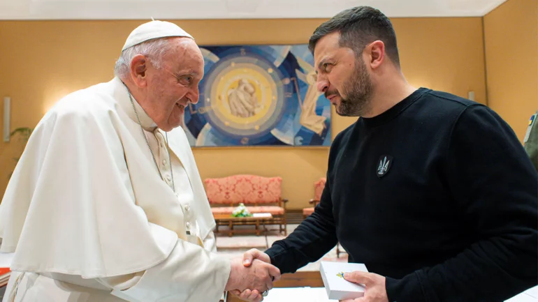 Pope says Ukraine should have 'courage of the white flag' of negotiations