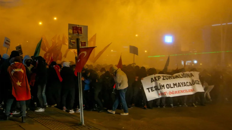 Mass arrests in Turkey as protests erupt over Istanbul mayor’s detention