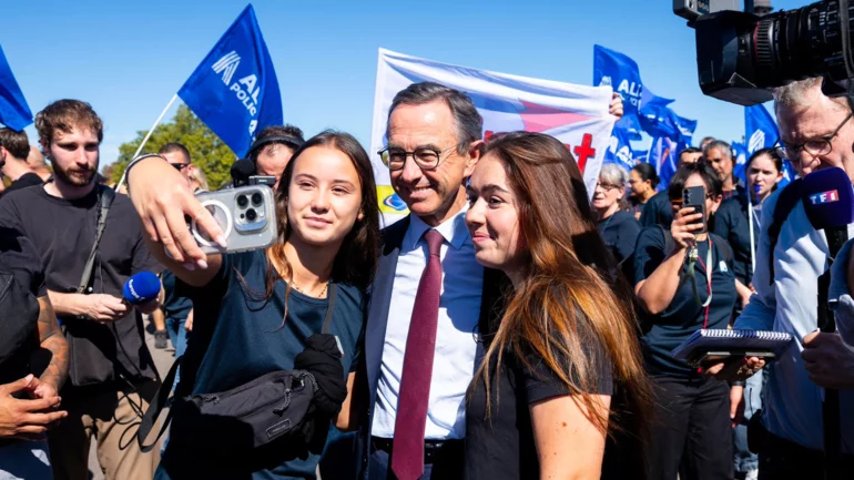 Bruno Retailleau takes his 2027 campaign to Tel Aviv’s French voters