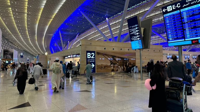 Houthis repeat threat to Saudi airports