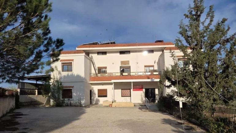 How a false report about a monastery spread