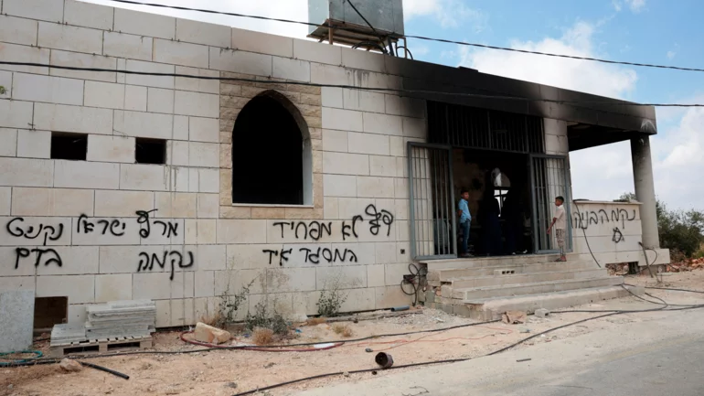 Israeli Army moves against settlers besieging Palestinian village