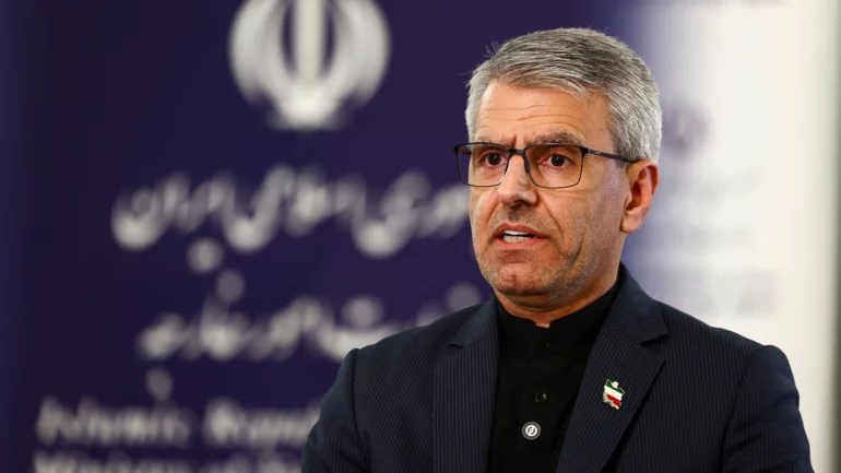 Tehran reviewing US response on Hormuz
