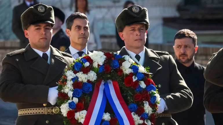 Zelenskiy says Ukraine has unique drone experience, discusses joint production with Dutch PM