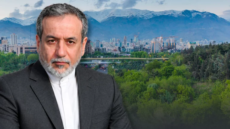 Iran’s FM heads to Pakistan amid talk revival hopes