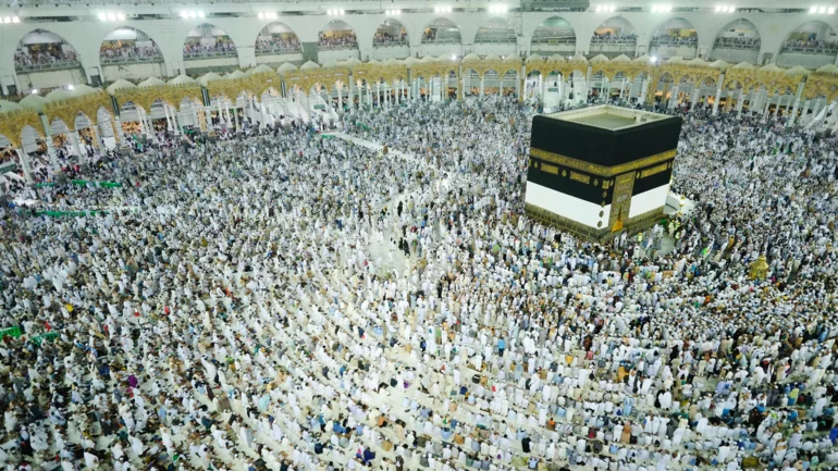 122 million worshippers, 16.5 million Umrah pilgrims during Ramadan