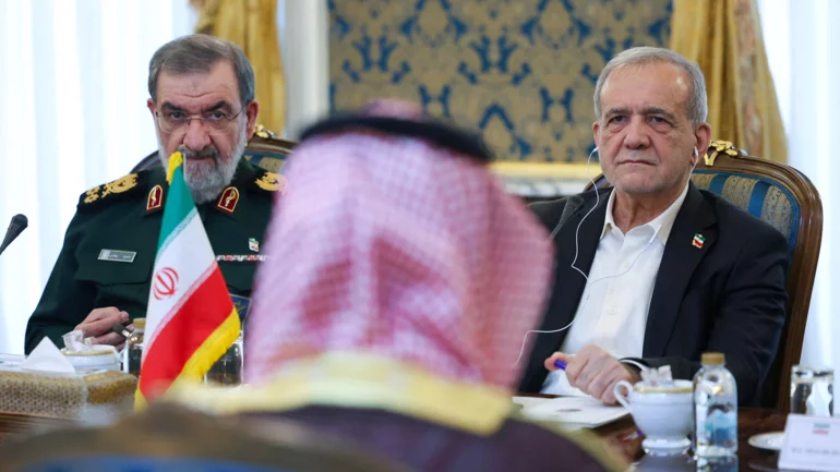 Diplomacy in Tehran, missiles over Saudi Arabia