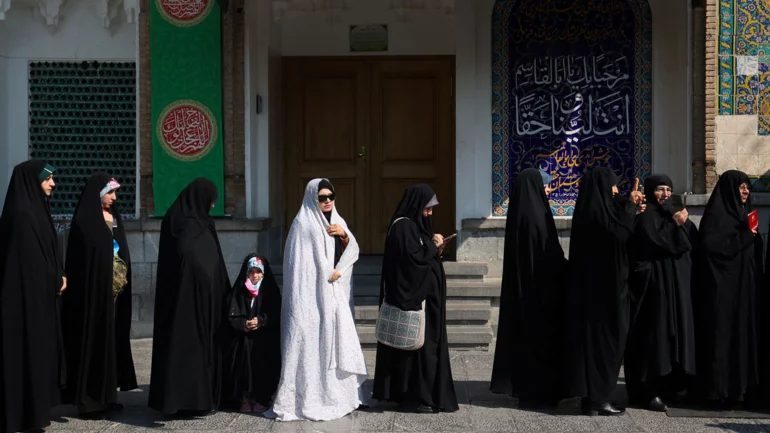 Iran hardliners set to tighten grip in election amid voter apathy