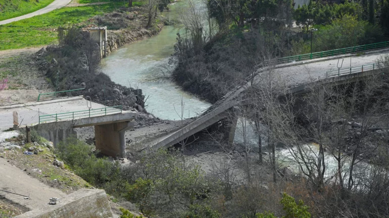 Israel strikes bridge over Litani River