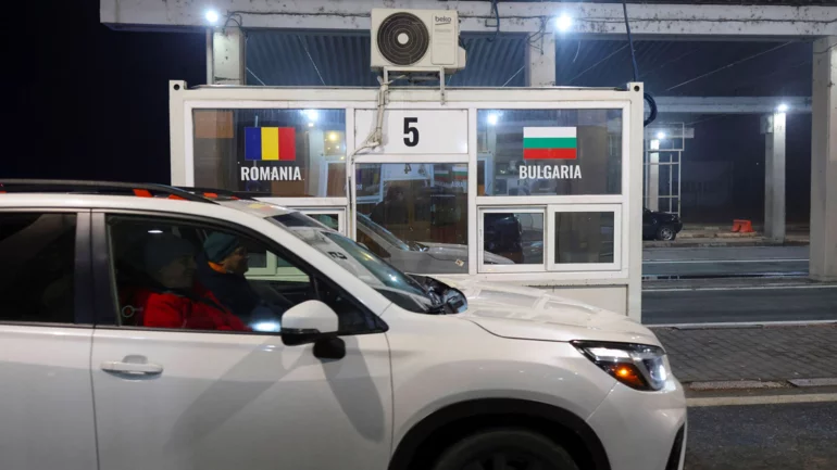 Romania, Bulgaria fully join EU's borderless Schengen zone