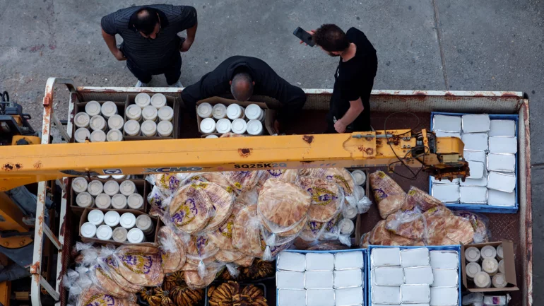 Uprooted by war, Lebanese yearn for home at Ramadan