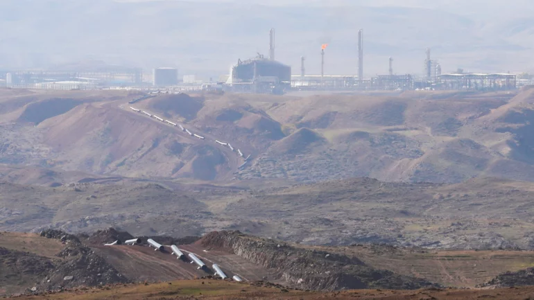 Operations restart at Iraq's Khor Mor field, transporting gas to power stations, ministry says